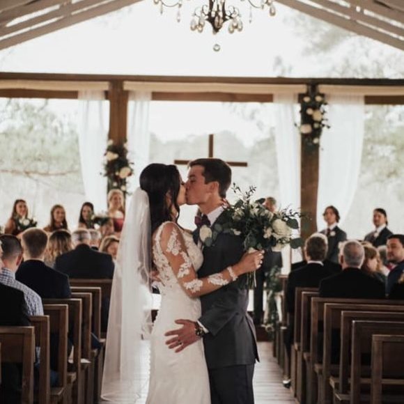 Meet your Posher, Hannah - Picture 1 of 1